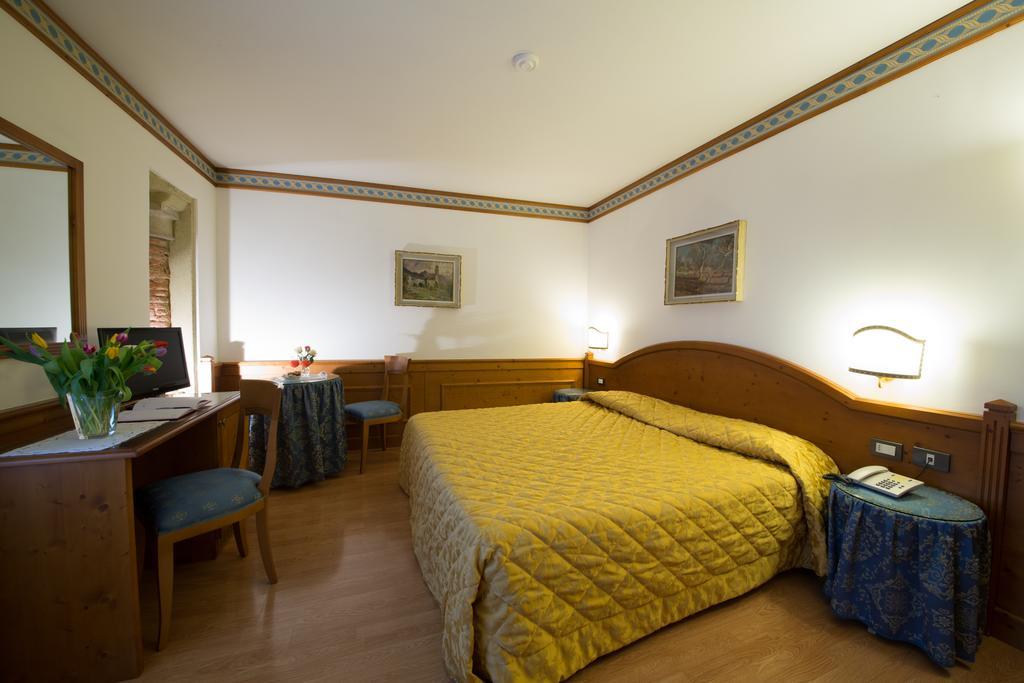 Hotel Locanda Al Pomo D'Oro Cividale del Friuli Værelse billede